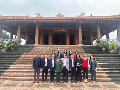 Chi bộ khoa Xây dựng Đảng tổ chức sinh hoạt chuyên đề quý IV năm 2025