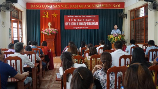 Vận dụng tư tưởng Hồ Chí Minh về huấn luyện lý luận trong đổi mới công tác đào tạo, bồi dưỡng ở Trường Chính trị tỉnh Thái Nguyên