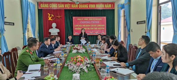 Khoa Nhà nước và pháp luật đi nghiên cứu thực tế tại xã An Khánh, huyện Đại Từ và Công ty Cổ phần Xi măng Quán Triều