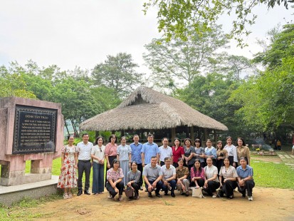 Lớp Bồi dưỡng phương pháp nghiên cứu khoa học Lý luận chính trị tại Trường Chính trị tỉnh Thái Nguyên nghiên cứu thực tế tại tỉnh Tuyên Quang