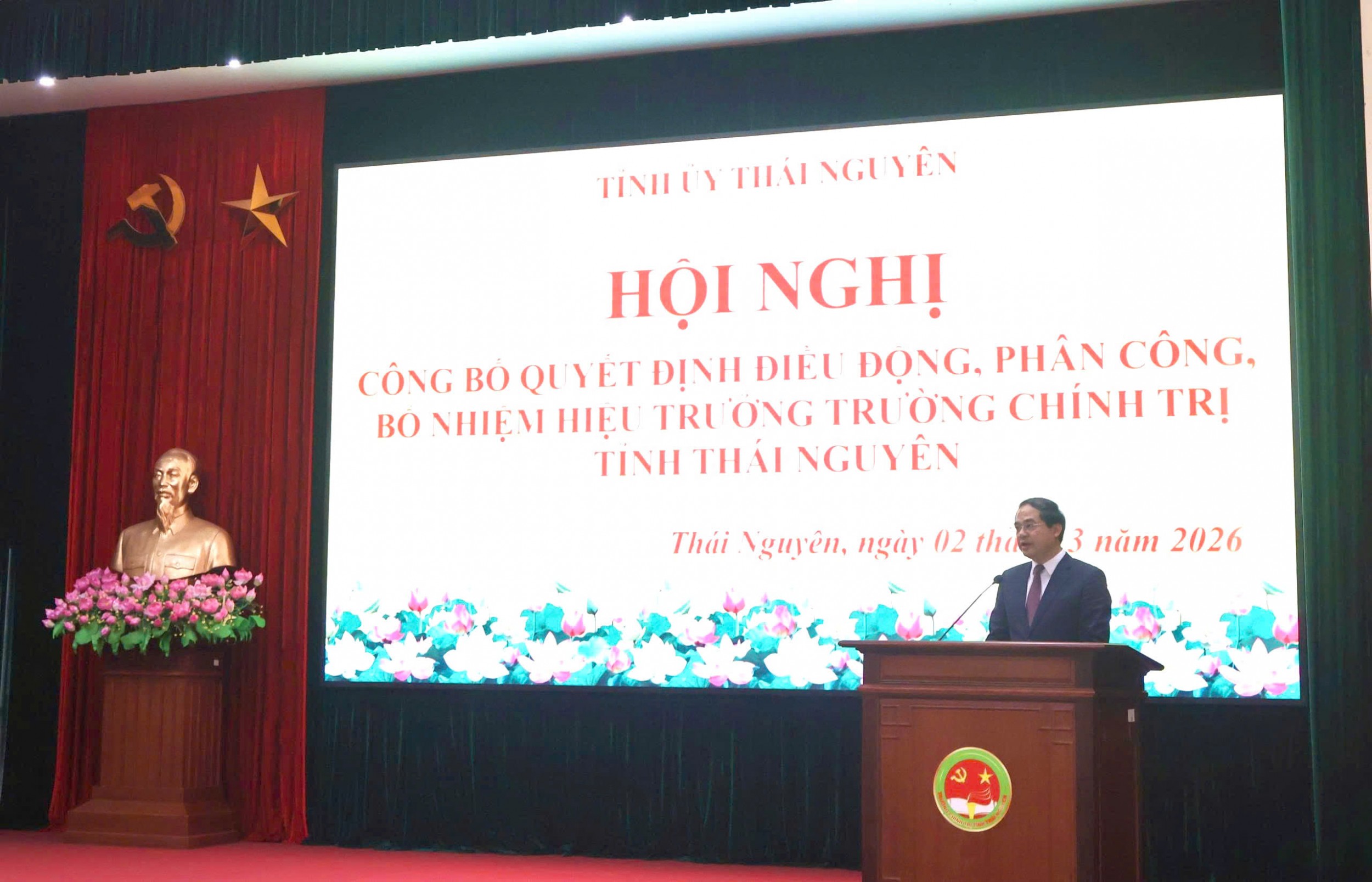 Đồng chí Trịnh Xuân Trường, Bí thư Tỉnh ủy phát biểu giao nhiệm vụ