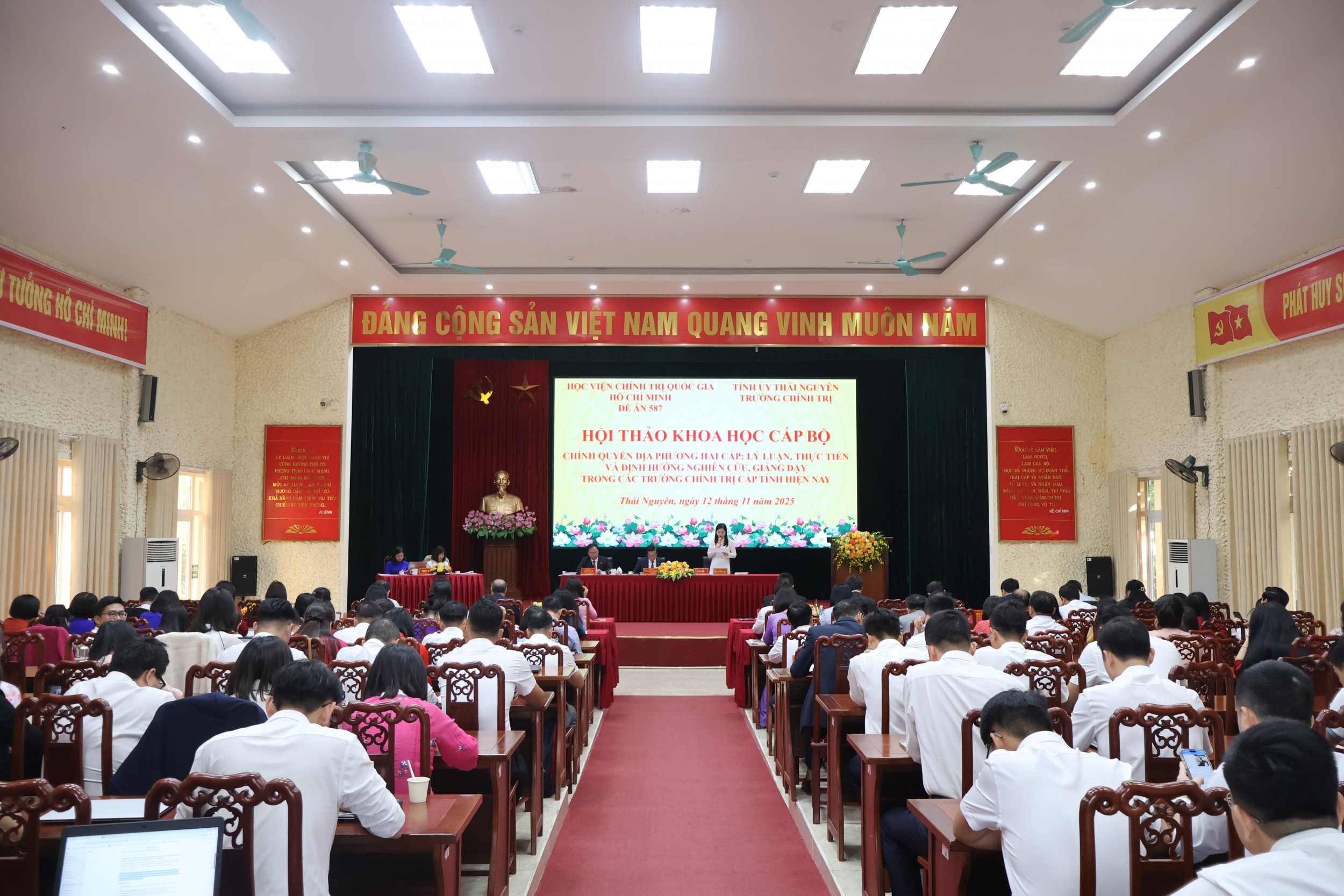 Toàn cảnh Hội thảo